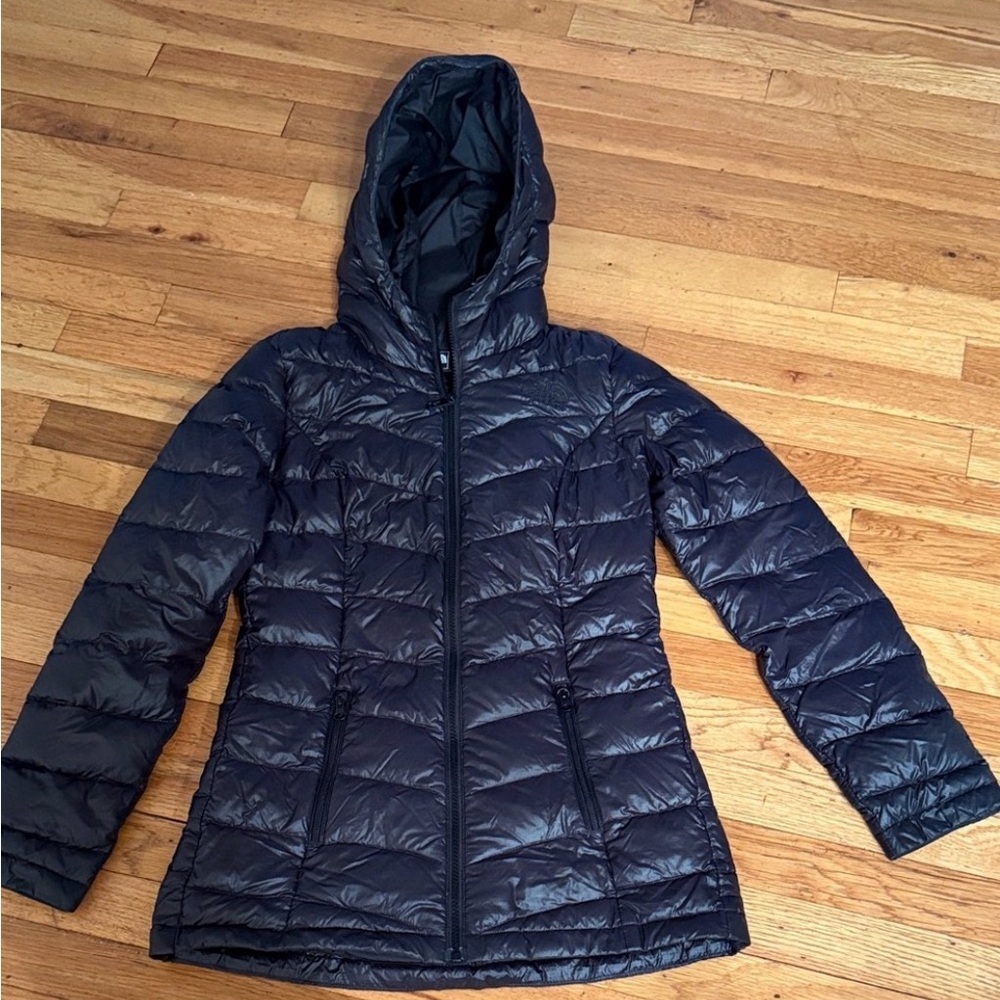 The North Face Women's Black Hooded Puffer Jacket